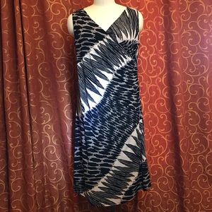 Jones slimming black and white print dress